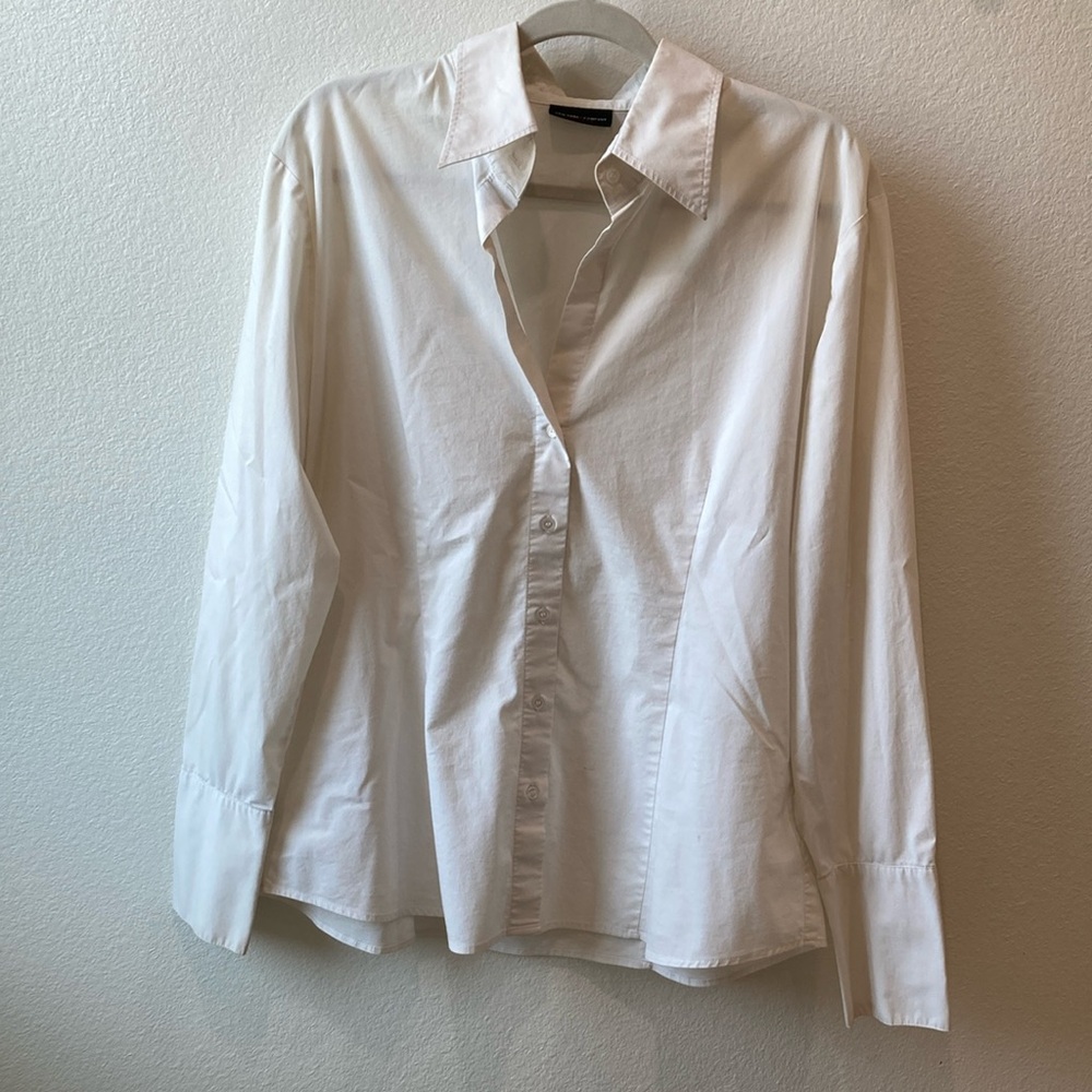 White Casual Button Down Shirt with Long Sleeves and Tailored Fit